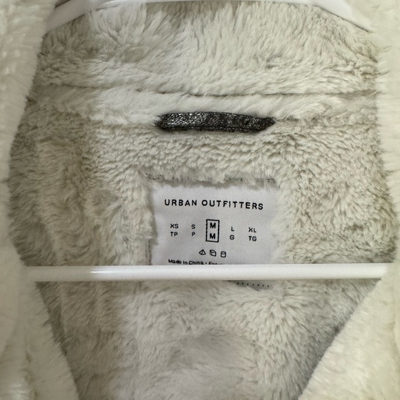 Silver faux fur lined coat - Picture 5 of 5